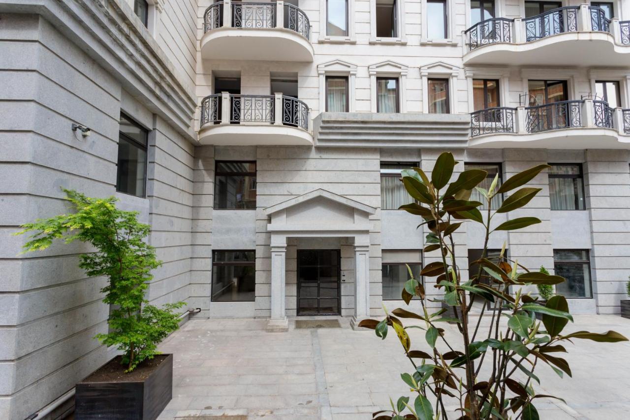 Downtown Two-Bedrom Apartment Tbilisi Exterior photo