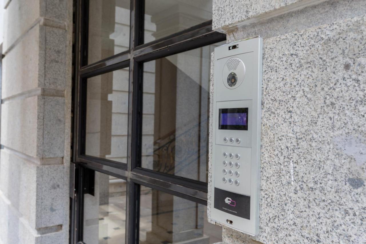 Downtown Two-Bedrom Apartment Tbilisi Exterior photo